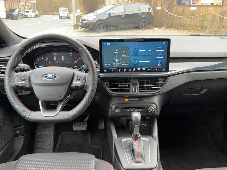 FORD Focus SW 1.0i EcoB Hybrid 155 ST-Line | Neuwagen Ford