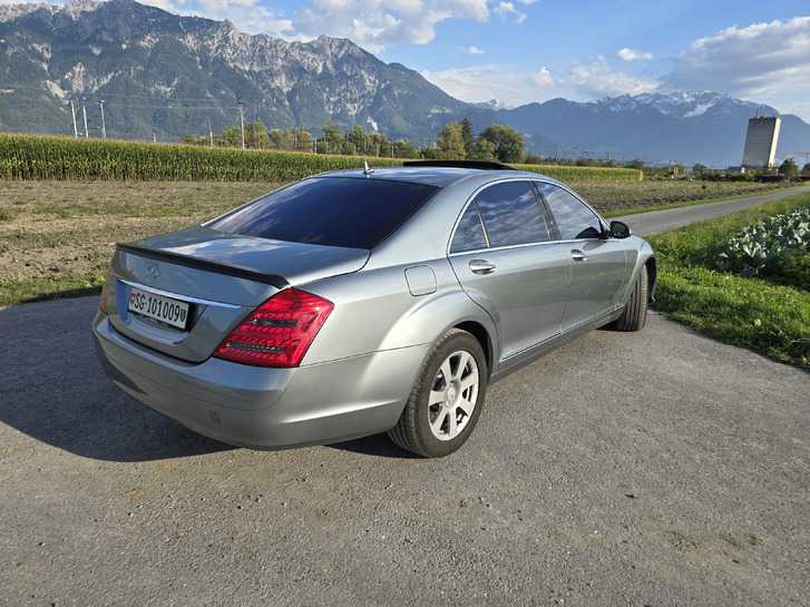 Familien-Limo mit Sternenhimmel - 15.000 CHF  Mercedes