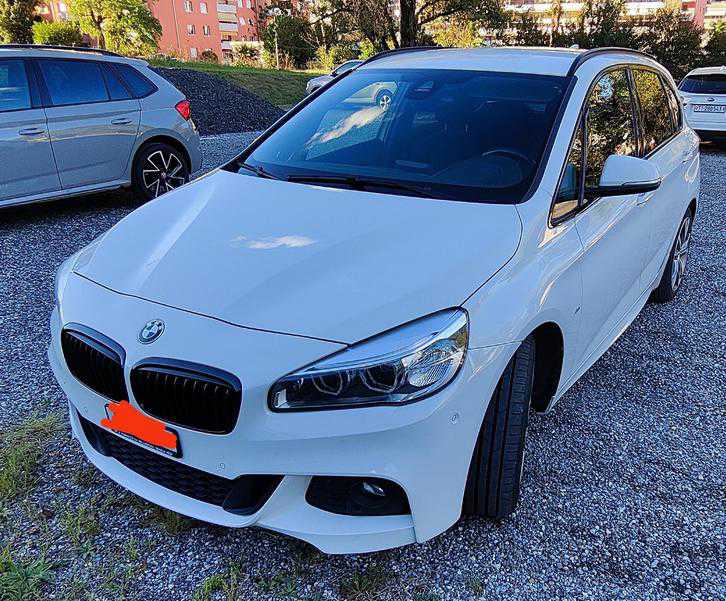 BMW 218d Active Tourer xDrive - Top Ausstattung   BMW