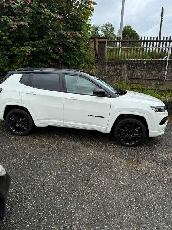 Jeep Compass 4xe Hybrid 240 PS - Luxus & Power Jeep