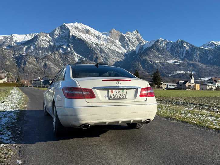 Eleganter Mercedes-Benz E 350 Coup in Diamantwei Mercedes