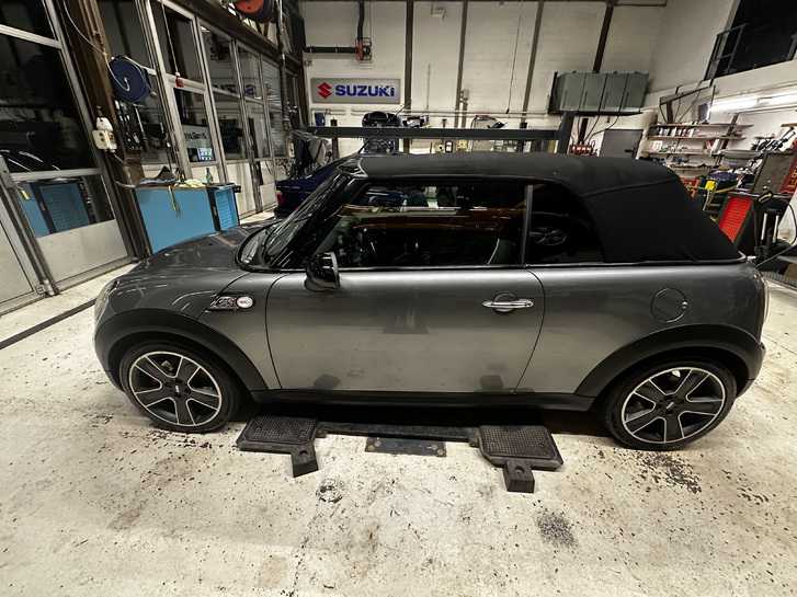 Mini Cooper S Cabrio - Perfekt gepflegt Mini