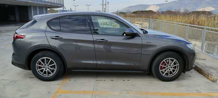 Alfa Romeo Stelvio 2.2 190PS - Top Zustand, 79.000 km Alfa Romeo