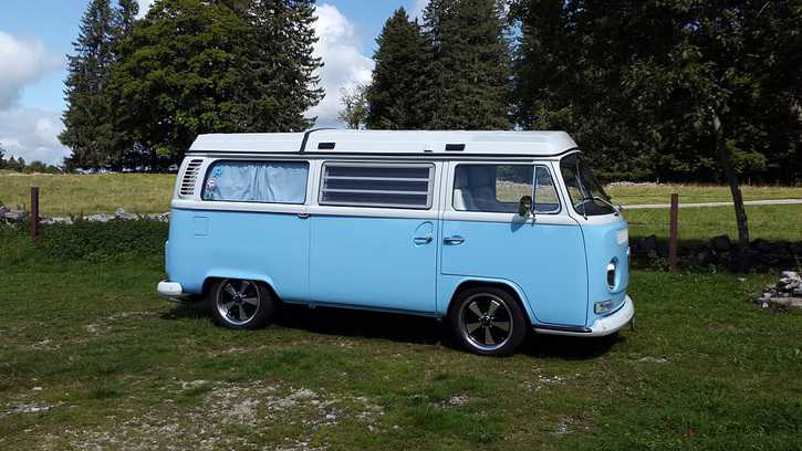 VW Bus T2 Camper 1972 - Retro Abenteuer VW