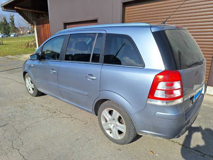 Gnstiger Opel Zafira B 2.2, 7-Sitzer, 3700 CHF Opel